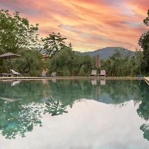https://residenza-smichele.it-tuscanyhotel.com